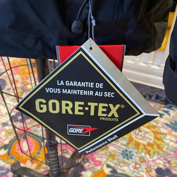 North Face goretex mountain jacket 2009 - Picture 2 of 7